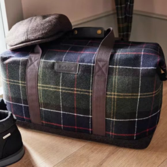 BARBOUR CREE TARTAN HOLDALL DUFFLE BAG Perfect for...